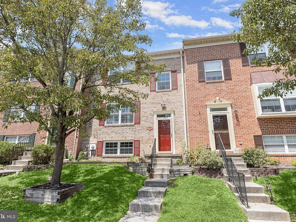1st image of 16 Beaver Pond Cir