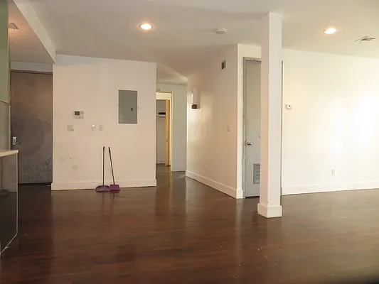 Rented by Rennit Inc. | media 21