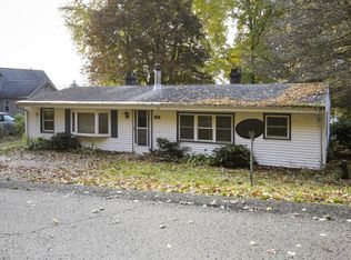 203 W Washington St, Augusta, MI 49012