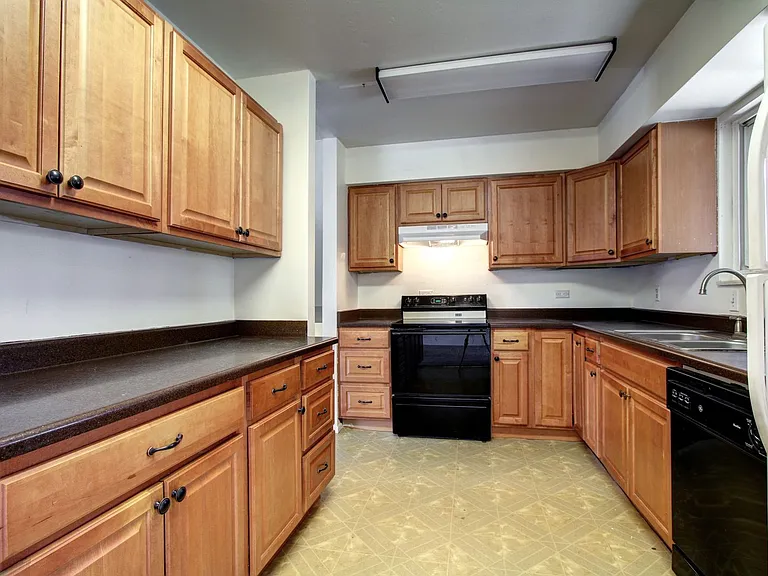 2911 S Clarkson St — Photo 12