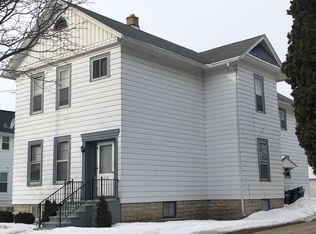 1200 Waugoo Ave, Oshkosh, WI 54901