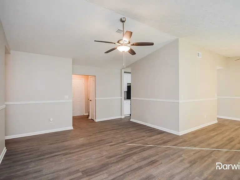 1611 Rolling Hills Trl SE — Photo 4