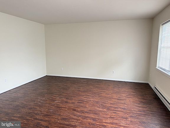 3rd image of 1303 Georgetown Rd