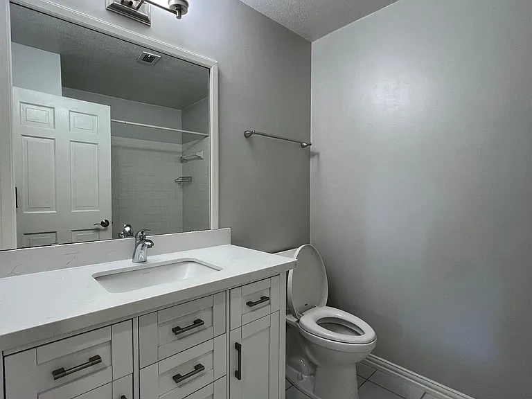 2602 W Holcombe Blvd — Photo 23