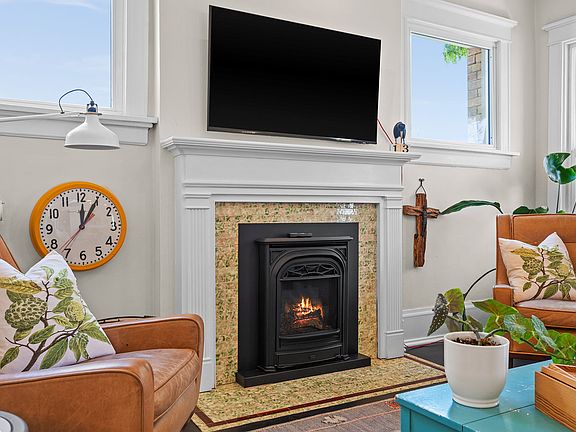 5th image of 557 E 1st Ave APT 12