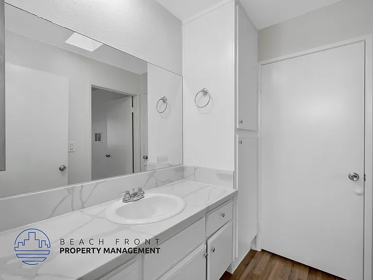 1547 W 261st St — Photo 13