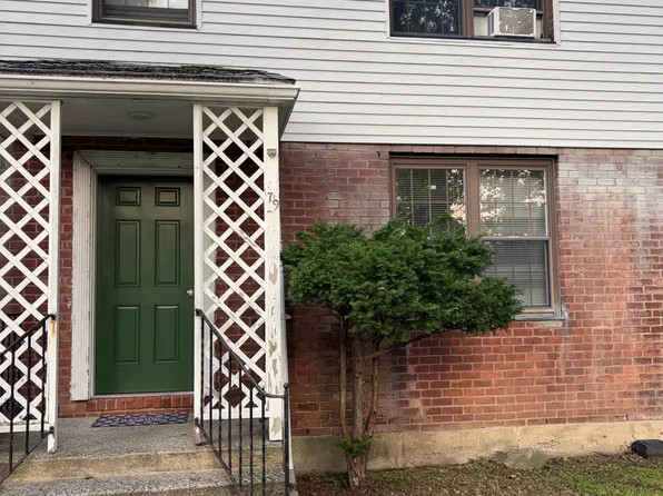 79 Mencel Cir Unit D, Bridgeport, CT 06610
