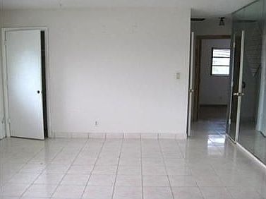 3rd image of 4000 NE 4th Ave