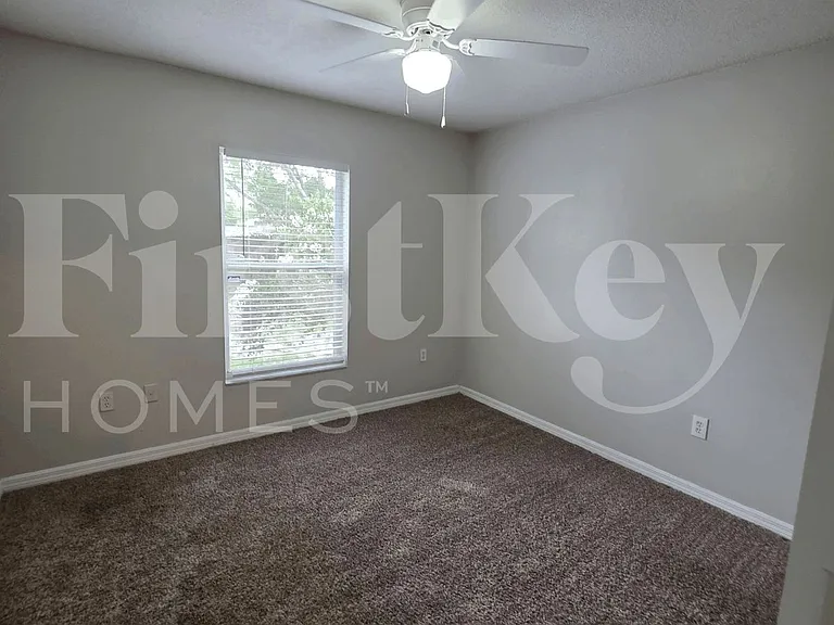 213 Autumn Ridge Rd — Photo 12