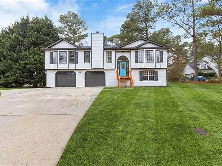 934 Bay Ridge Dr — Photo 2