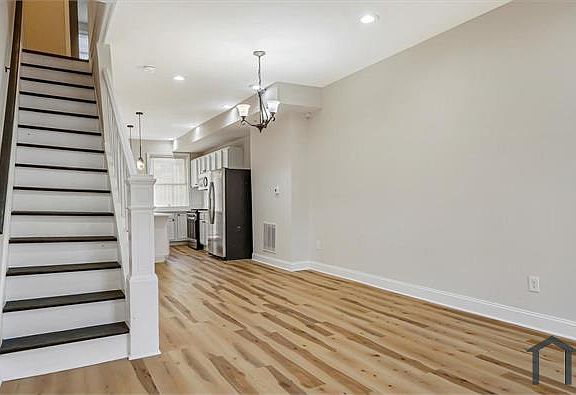4th image of 705 N Milton Ave