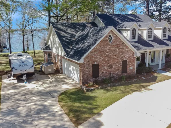 6521 N Lakeshore Dr, Shreveport, LA 71107