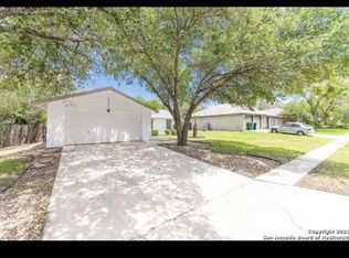 6407 Green Top Dr, San Antonio, TX 78233