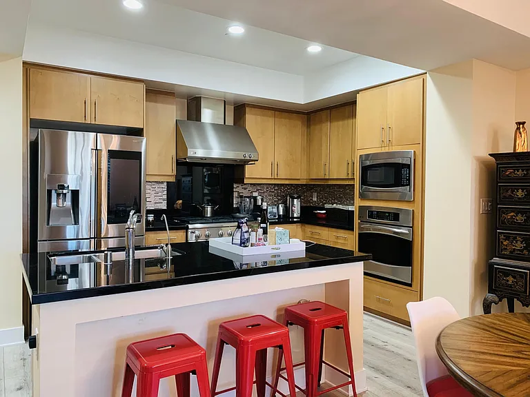 150 The Promenade N #208 — Photo 10