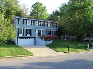 8487 Middle Run Dr, Springfield, VA 22153