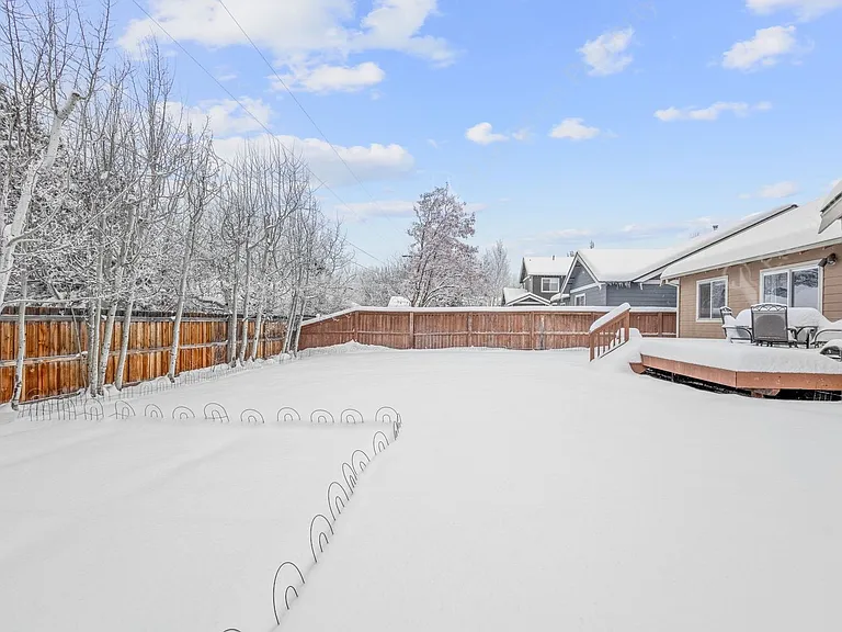 20700 Nicolette Dr — Photo 22