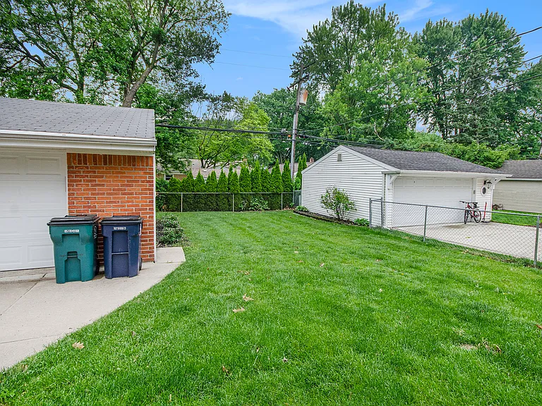 3022 Elmhurst Ave — Photo 29