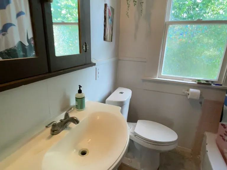 807 W Agarita Ave — Photo 13