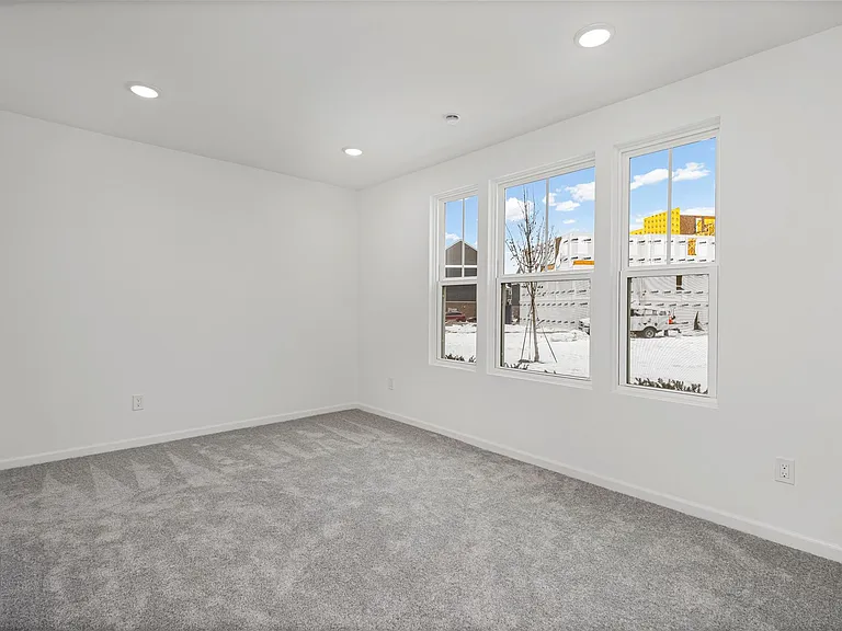 43071 Atwood Ave — Photo 6
