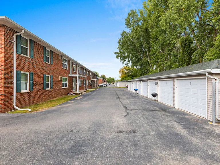 Roland Lane Apartments — Photo 56