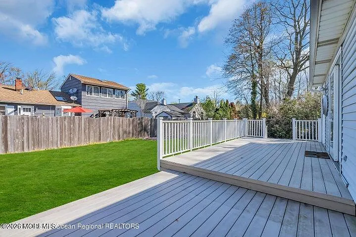 19 Bradley Ave — Photo 28