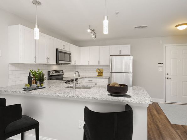 100 Patriots Pointe Dr #1033