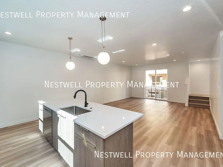 593 E Betsey Cv S — Photo 5