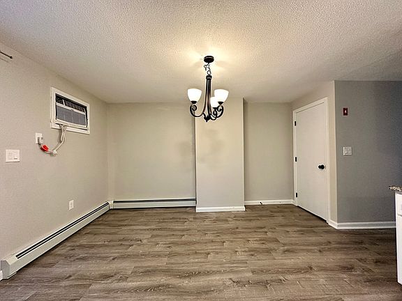 4th image of 31 Douglas Dr #31D