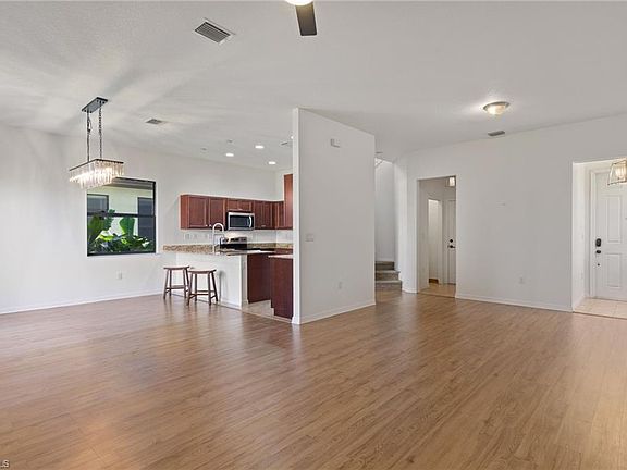 4th image of 5557 Aquila AVE