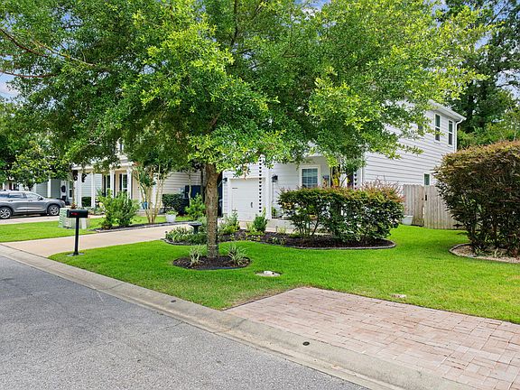 5th image of 130 Mosaic Oaks Cir