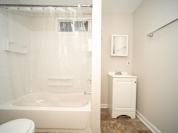 5th image of 5536 Bloyd St #1