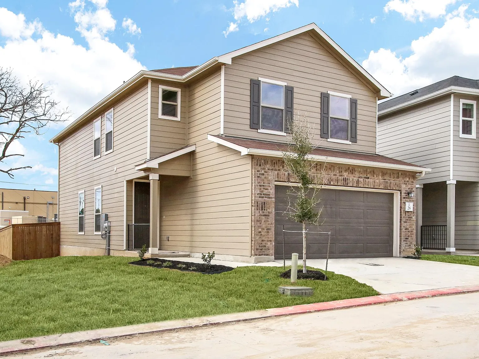 4 bed, 2080 sqft, $2,500 — Photo 2