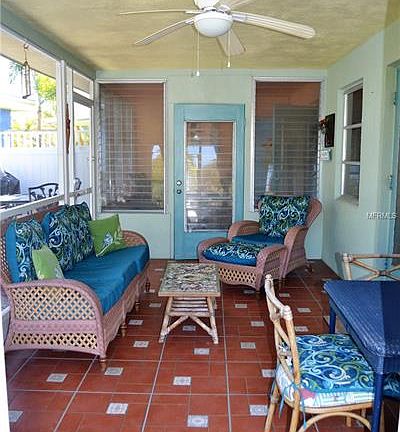 2nd image of 305 Palm Ave