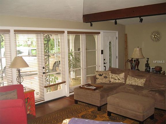 4th image of 1919 Sycamore Dr