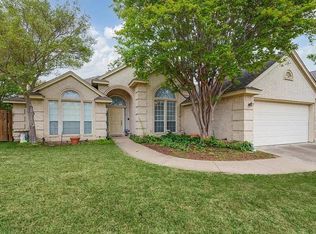 708 Bent Tree Ct, Hurst, TX 76054