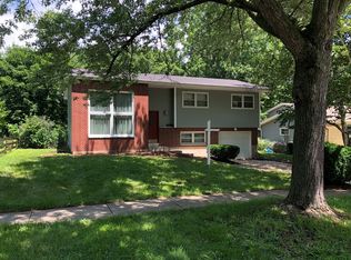 1618 Howard St, St Charles, IL 60174