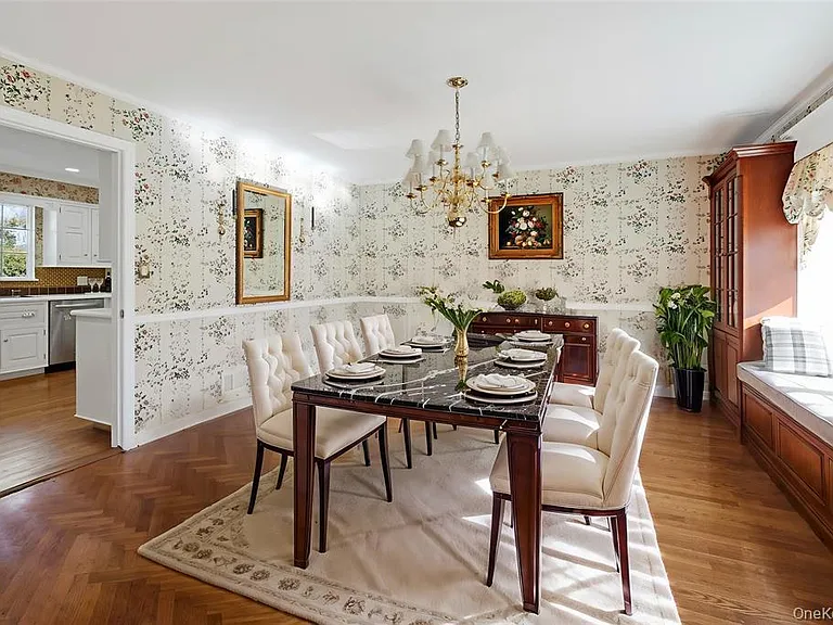 695 Hunt Ln — Photo 12
