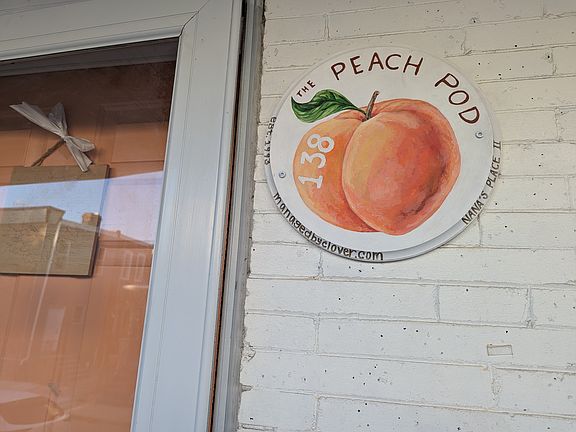 5th image of 138 S Peach St
