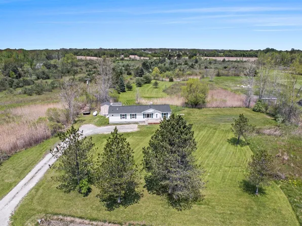 4184 Harris Rd, Burtchville, MI 48059