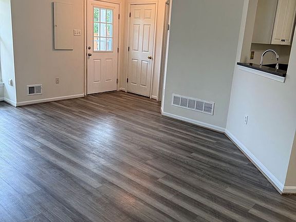 4th image of 5704 Duke Ct