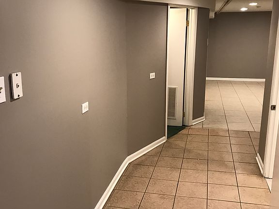 5th image of 2224 N Leamington Ave