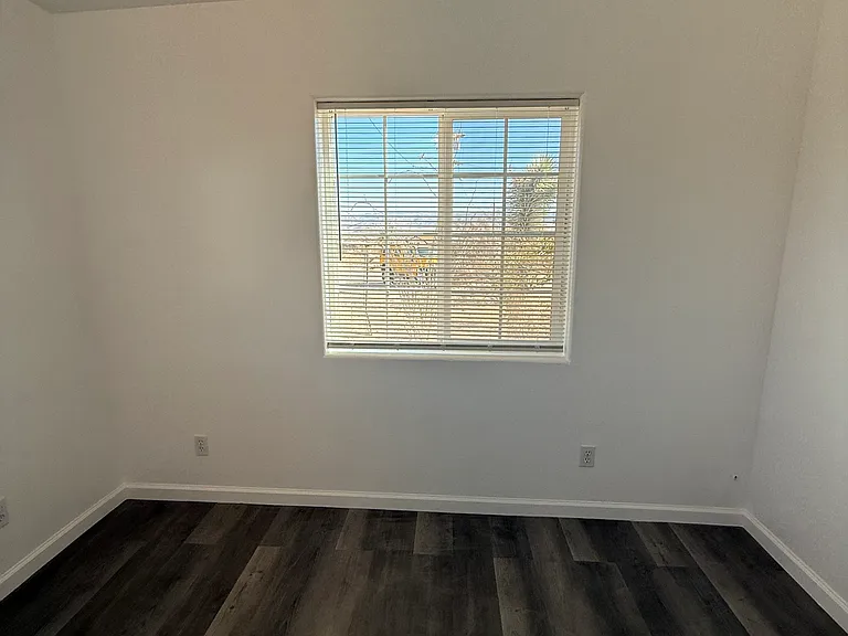 62350 Belmont St — Photo 39