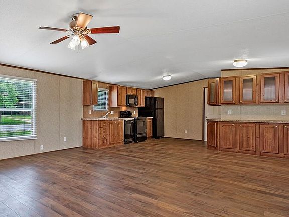 3rd image of 334 Meadows Ln