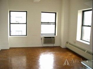 300 W 34th St, New York, NY 10001