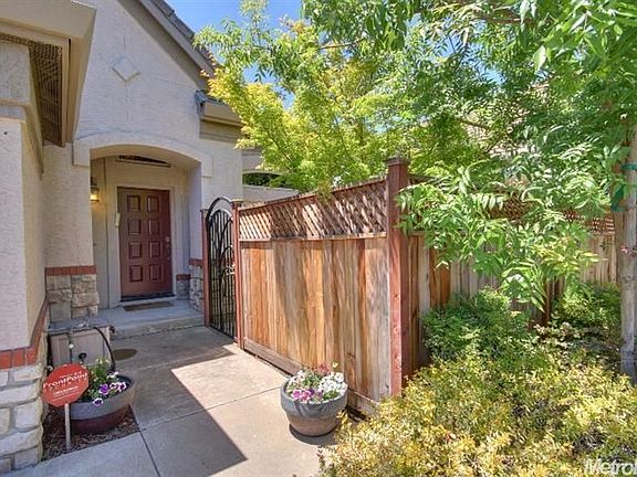 3rd image of 2808 Pitzer Cir