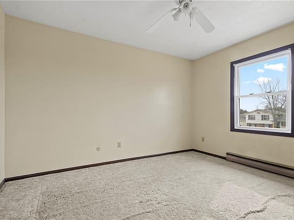5th image of 126 Carter Cir
