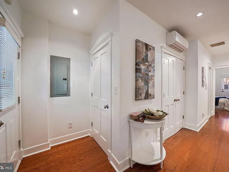 1439 W St NW #1 — Photo 4
