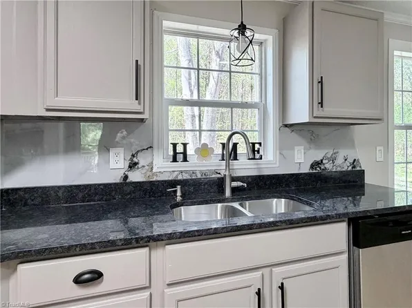 1407 Remer Regan Rd, Lexington, NC 27292