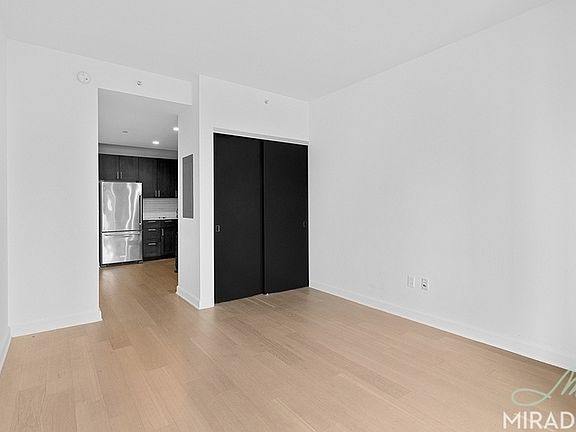 4th image of 21 W End Ave APT 2415