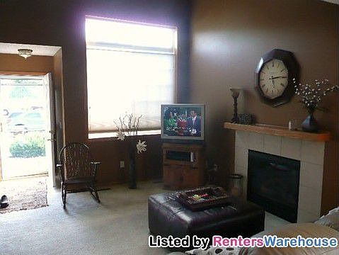 2nd image of 2568 Yellowstone Dr